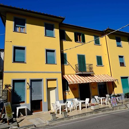 Amelia Hotel Momigno Bagian luar foto