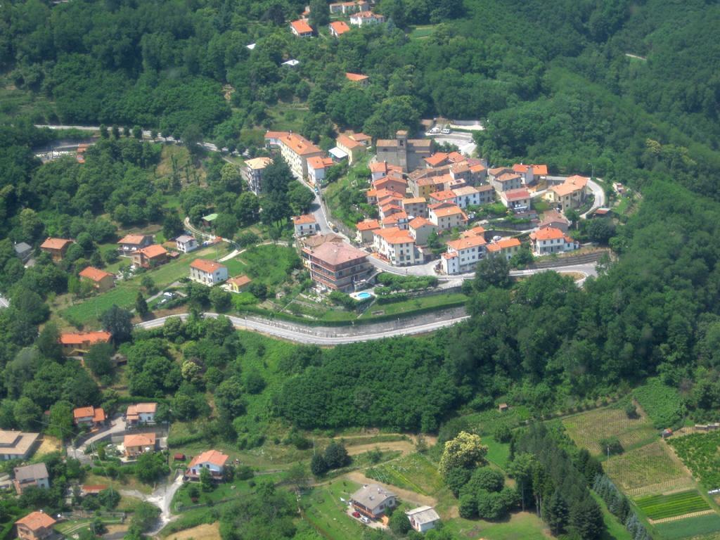 Amelia Hotel Momigno Bagian luar foto