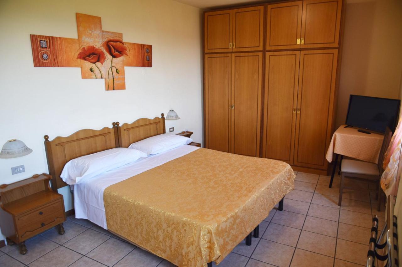 Amelia Hotel Momigno Bagian luar foto