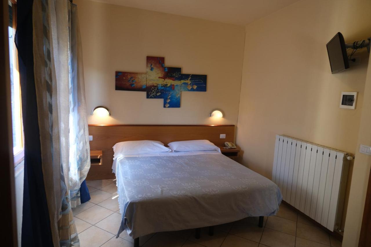 Amelia Hotel Momigno Bagian luar foto